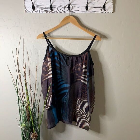 BEBE Cold shoulder mid length sleeve sheer animal print top 100% silk gorgeous - Picture 1 of 7